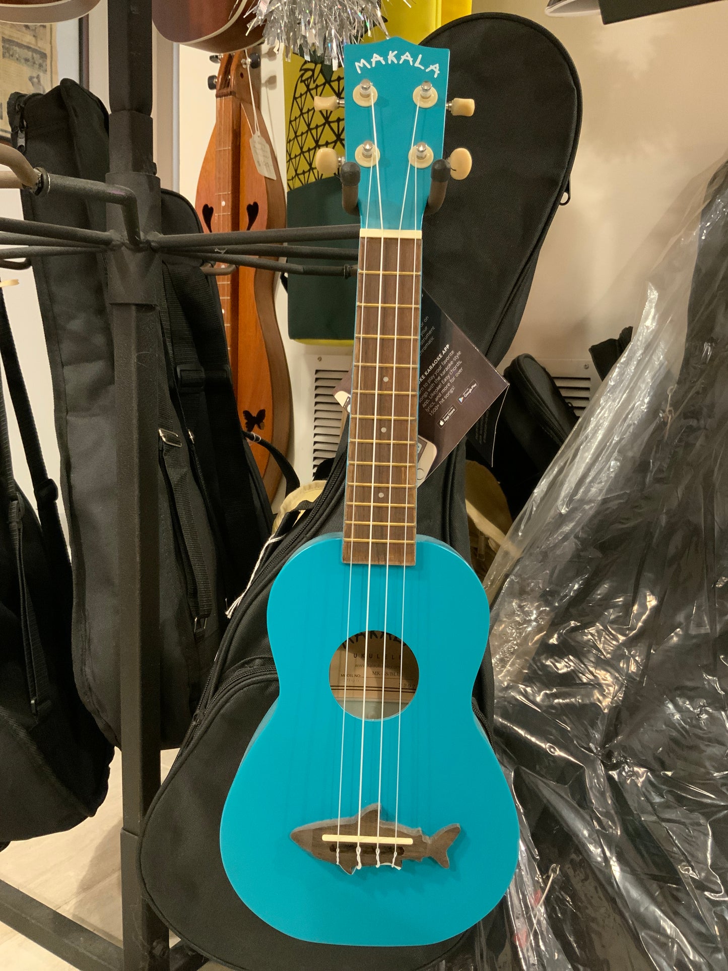 Makala soprano ‘Shark’ ukulele, BLUE