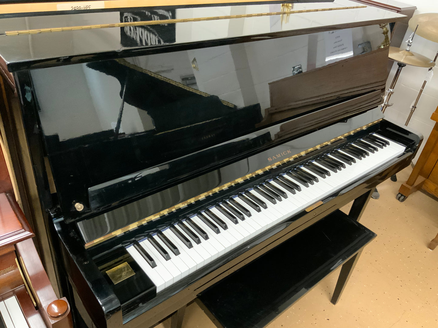 Samick SU-121A Black Upright Piano