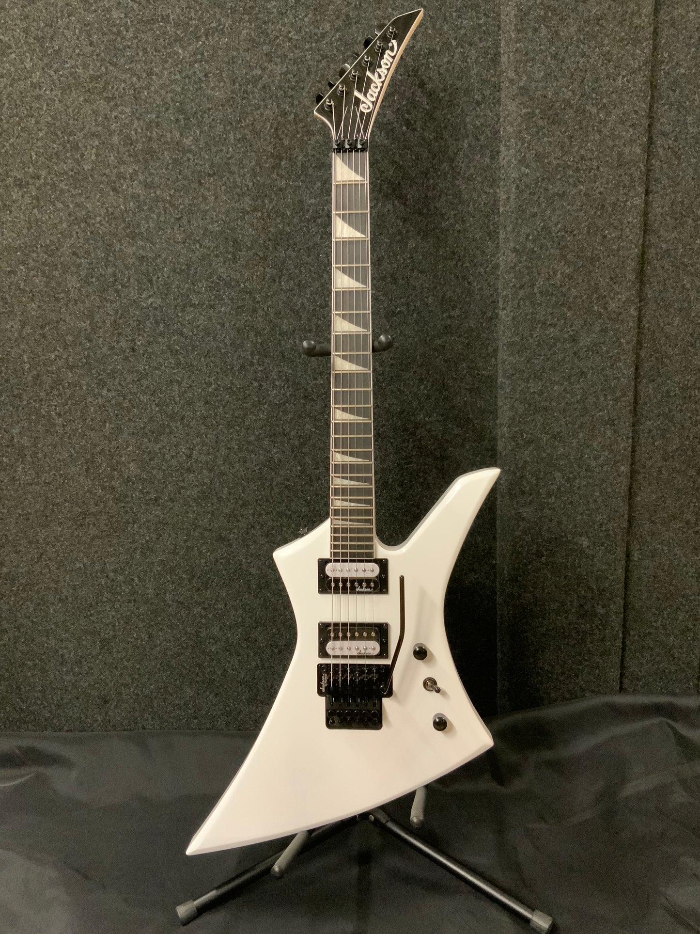 Jackson JS32 Kelly Electric Guitar - Snow White (used, near mint refurbished factory 2nd)